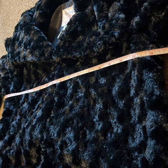 Black Faux Fur Coat - Picture 6 of 16